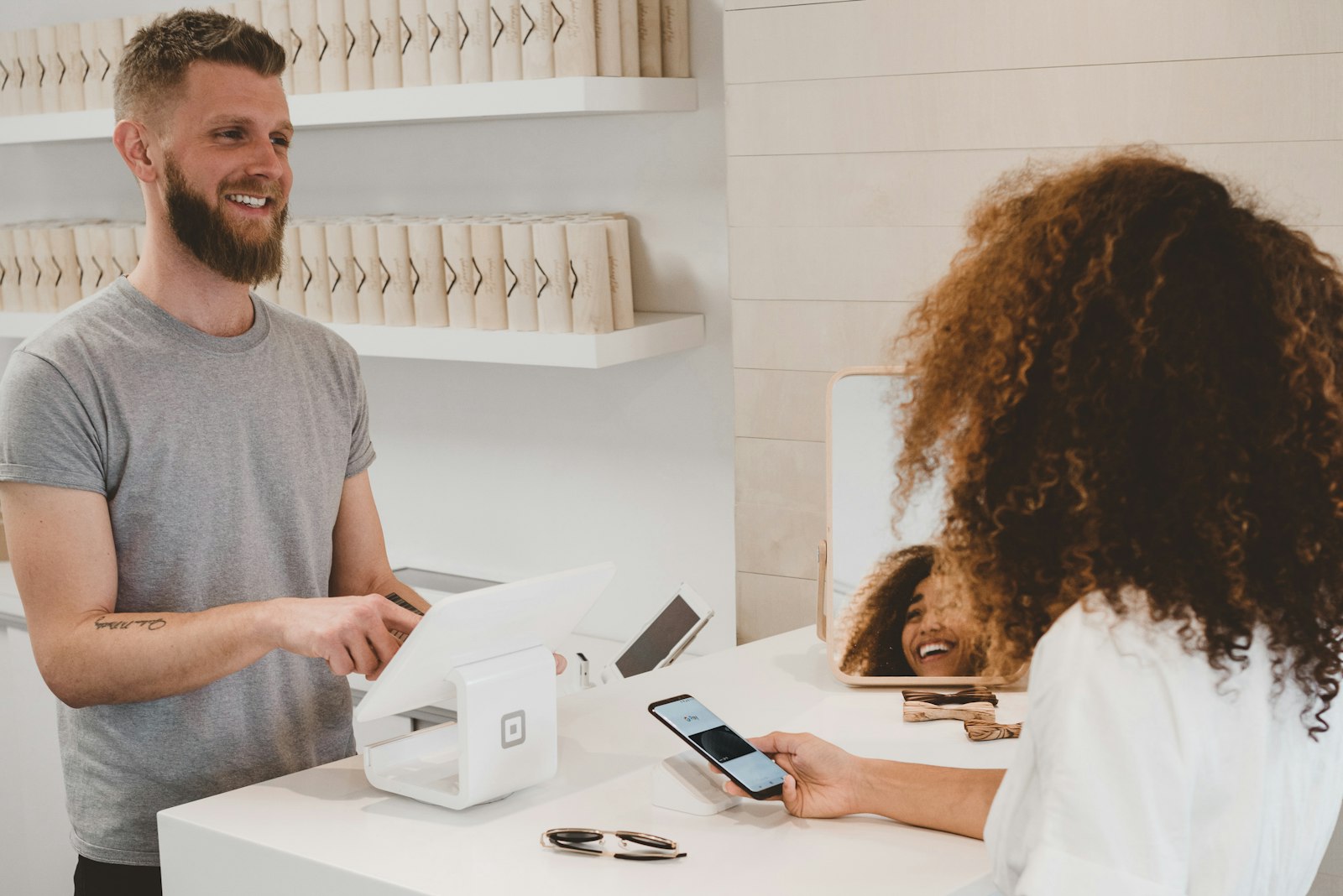 From "Instagram only" to e-commerce: why it pays off (with market figures)
